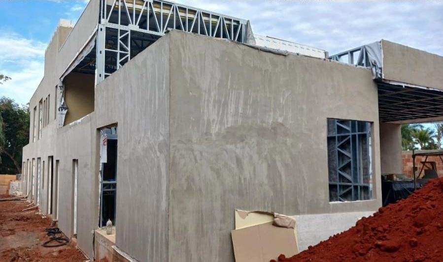 Residência em Light Steel Frame — Fechamento Externo com Glasroc e Basecoat — detalhe 3 da execução em Light Steel Frame